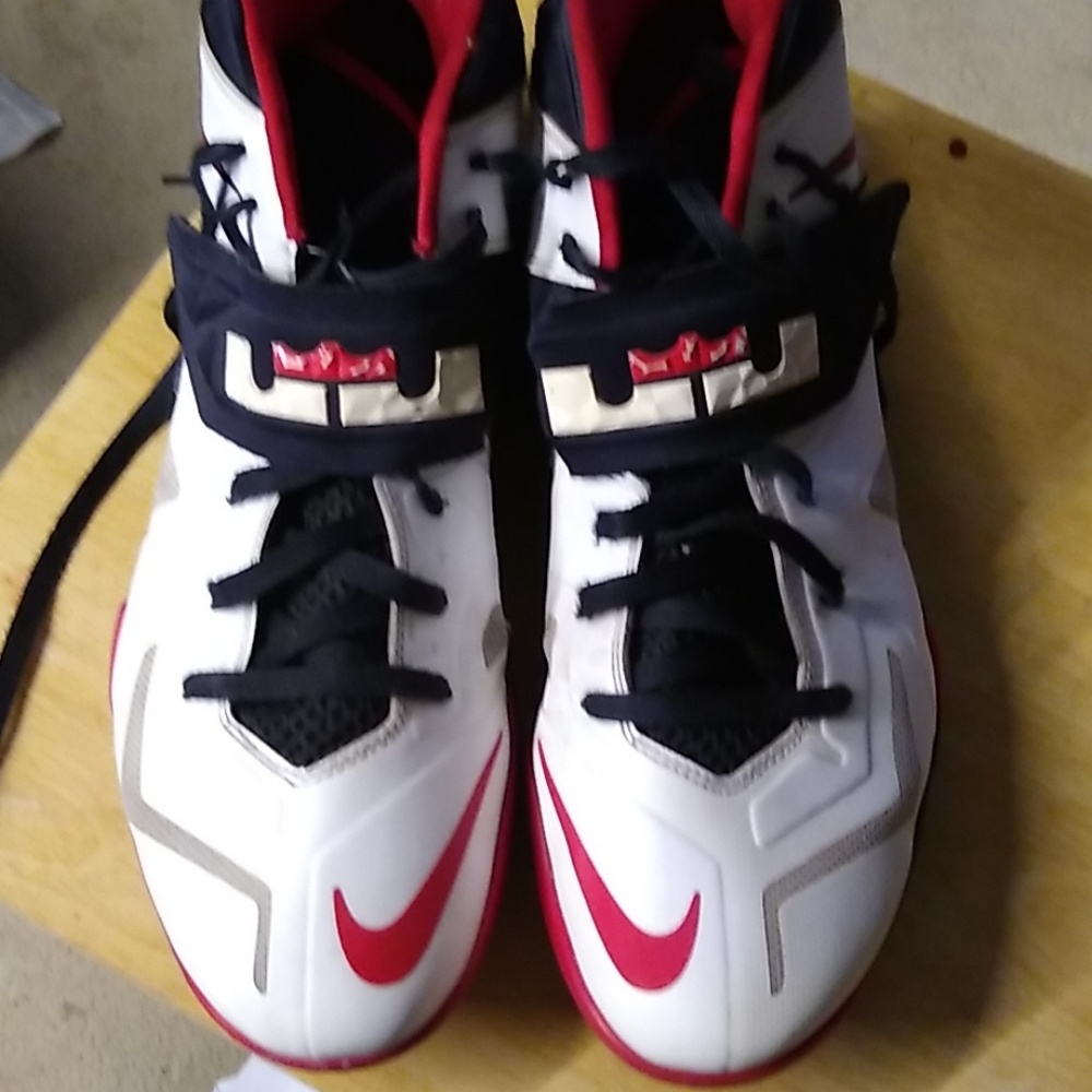 Nike Zoom soldier VII